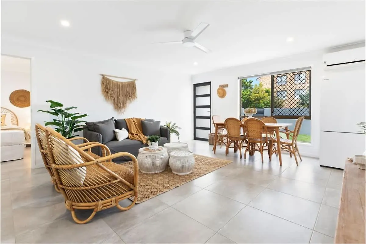 Coastal 3Br Beachside Haven, Pet-Friendly! Buddina